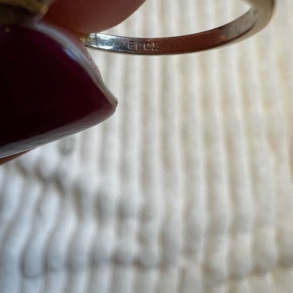 10k gold and white sapphire ring - Picture 6 of 11